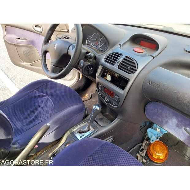 2004 Peugeot 206-40905569