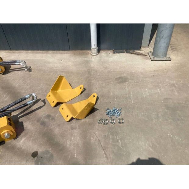 2025 كاتربيلر 963 NG-40923932