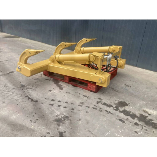 2025 كاتربيلر D5N-40924062