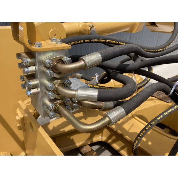 2025 Caterpillar D8-40924238