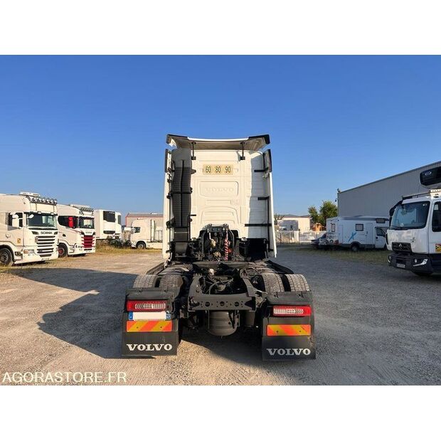 2016 فولفو FH-40954416