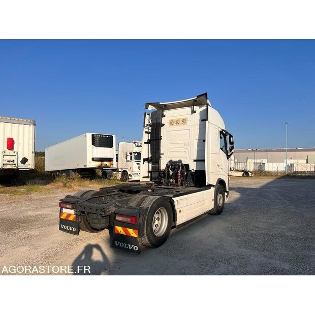 2016 فولفو FH-40954417