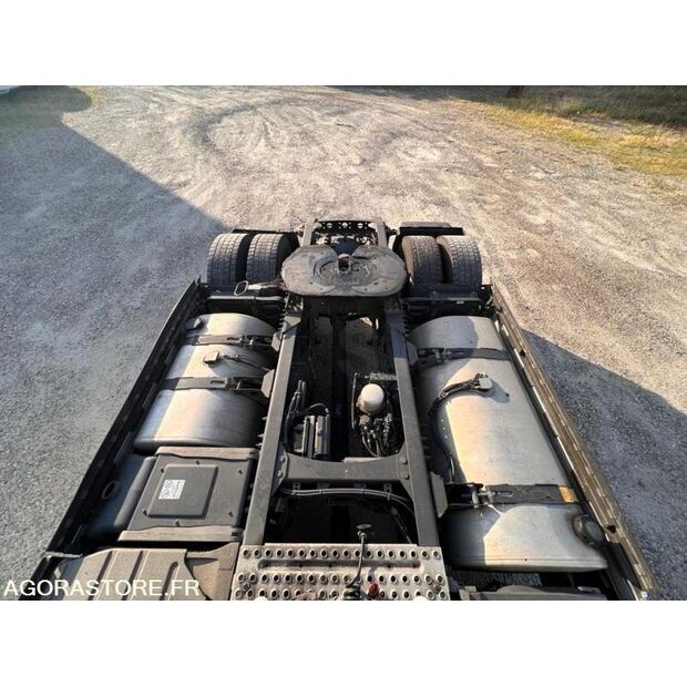 2016 فولفو FH-40954419