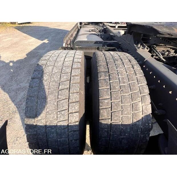 2016 فولفو FH-40954420
