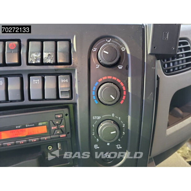2020 Renault D240-40955379
