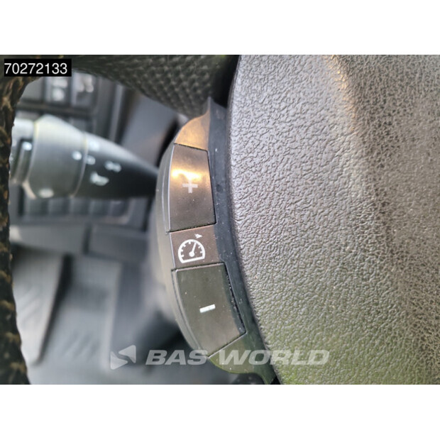 2020 Renault D240-40955402