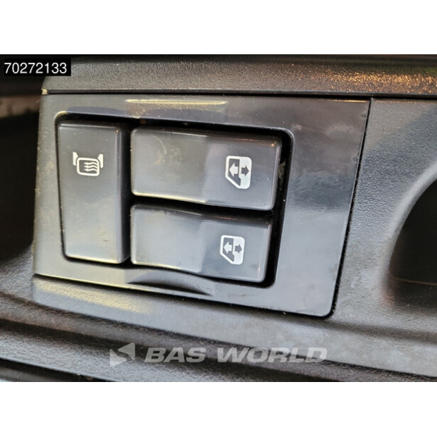 2020 Renault D240-40955406