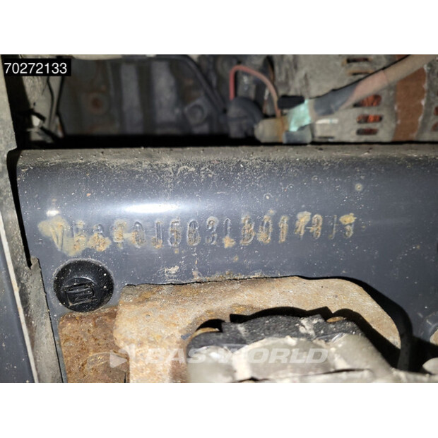 2020 Renault D240-40955410