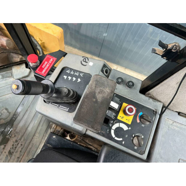 2011 Caterpillar CP76-40956218