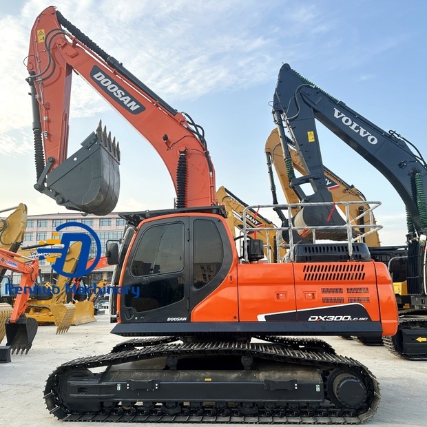 2023 Doosan DX300-40958453