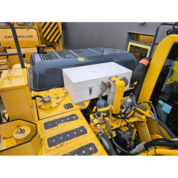 2015 Komatsu HB215LC-2-40958551