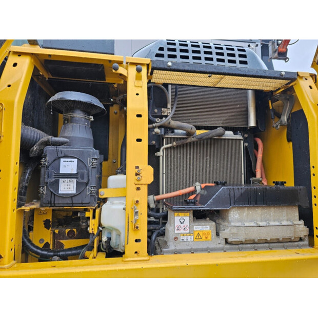 2015 Komatsu HB215LC-2-40958557