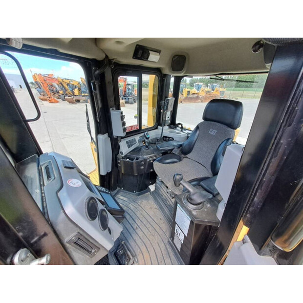 2018 Caterpillar D6T LGP-40958597