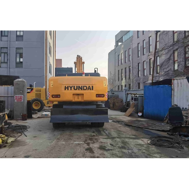 2021 Hyundai R210W-7-40960924