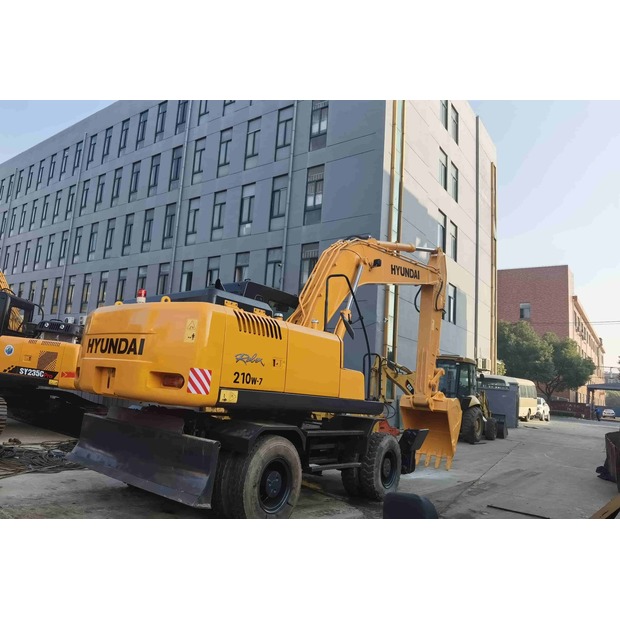 2021 Hyundai R210W-7-40960925