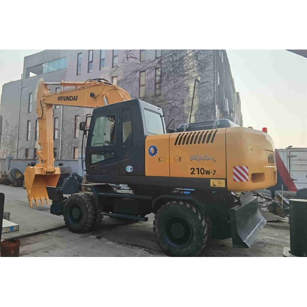 2021 Hyundai R210W-7-40960927