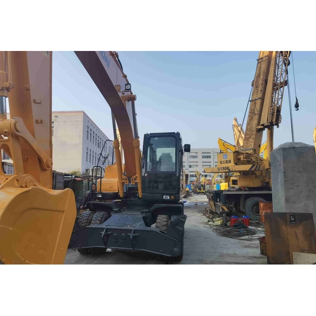 2021 Hyundai R210W-7-40960930
