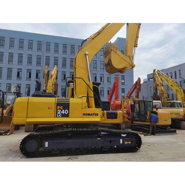 2021 Komatsu PC240LC-40960941