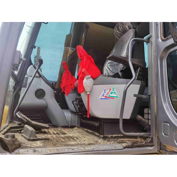 2021 Komatsu PC240LC-40960946