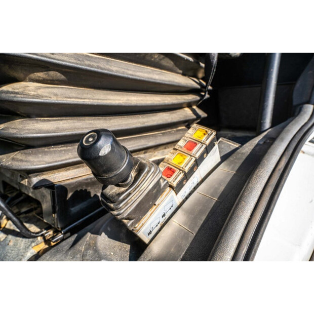 2007 Mercedes-Benz AXOR 2633-40961682