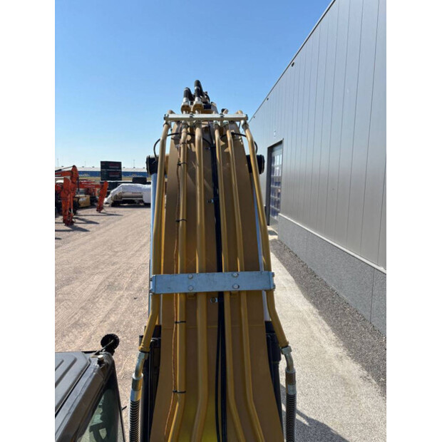 2025 Caterpillar 330GC-40962866
