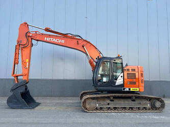 صورة ل حفارات مجنزرة 2021 هيتاشى ZX225USLC-6