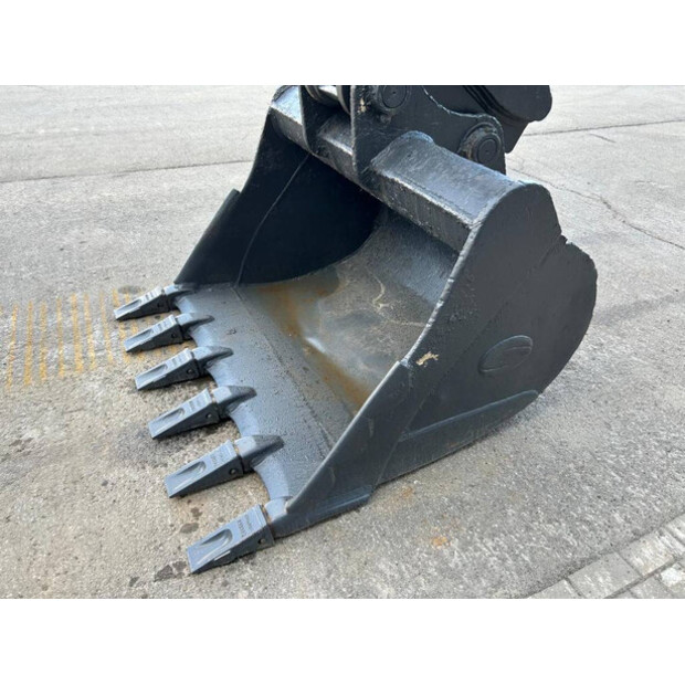 2021 Hitachi ZX225USLC-6-40963145