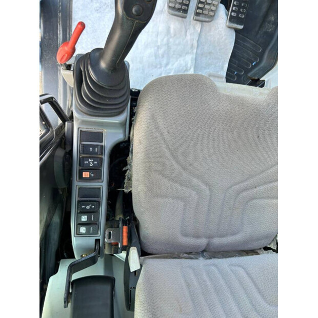 2021 Hitachi ZX225USLC-6-40963158