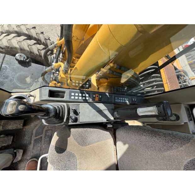 2004 Caterpillar M313C-40963895