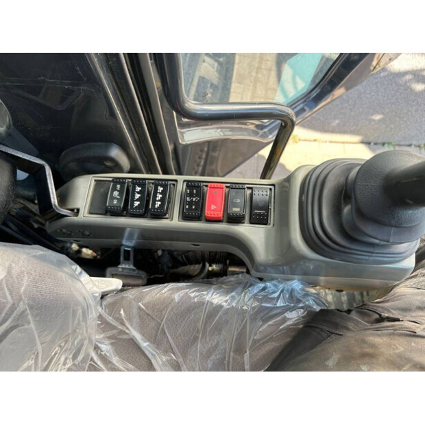 2015 Hitachi ZX140W-5B-40964094