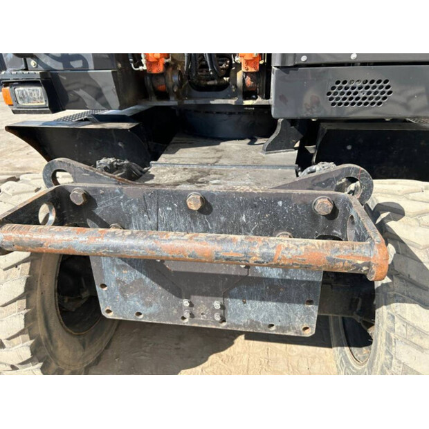 2015 Hitachi ZX140W-5B-40964119