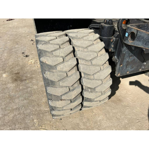 2015 Hitachi ZX140W-5B-40964120