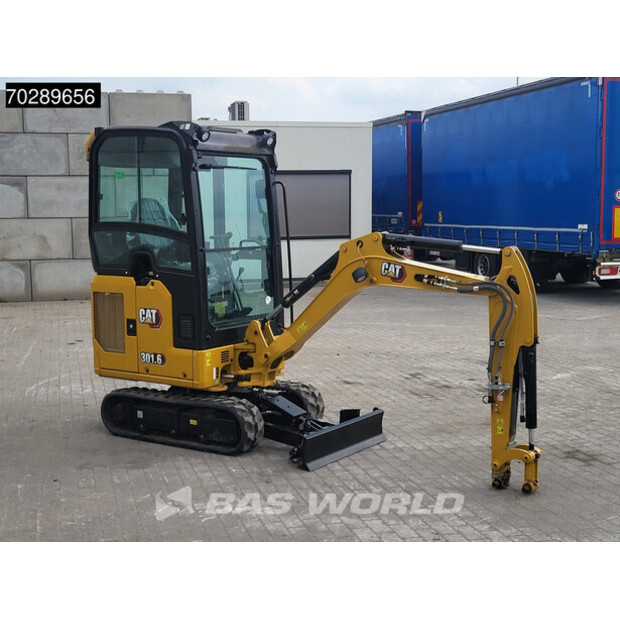 2022 Caterpillar 301.6-40965287