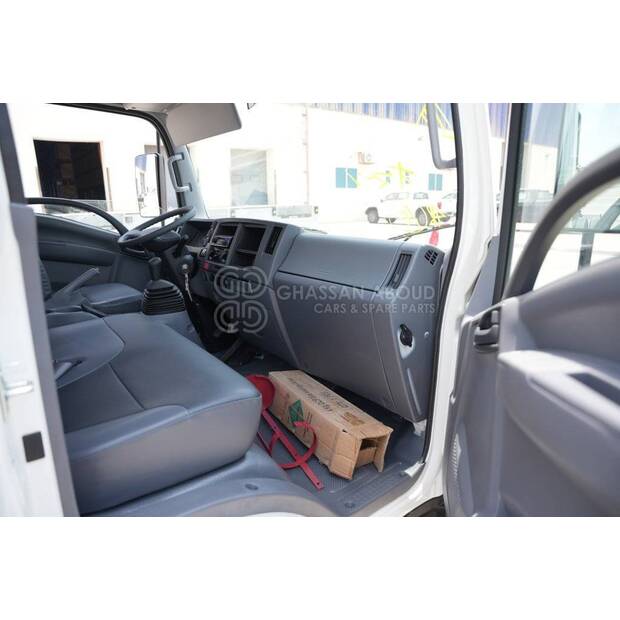 2026 Isuzu NPR85L6-40972080