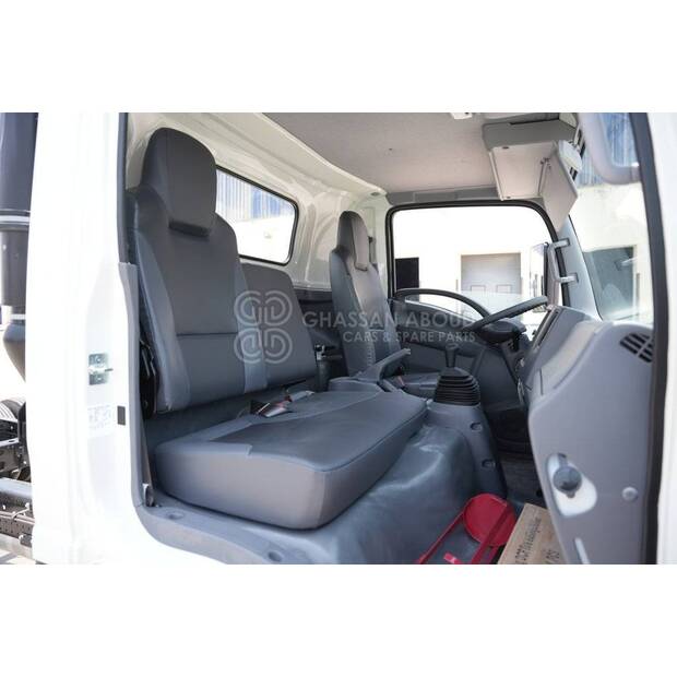 2026 Isuzu NPR85L6-40972082