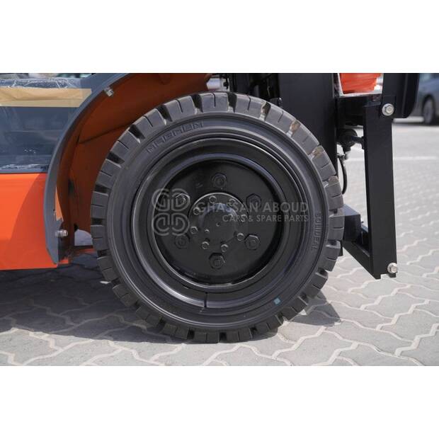 2025 Toyota TF33L35-40972257