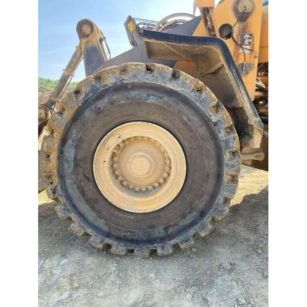 فولفو L180F-40972969