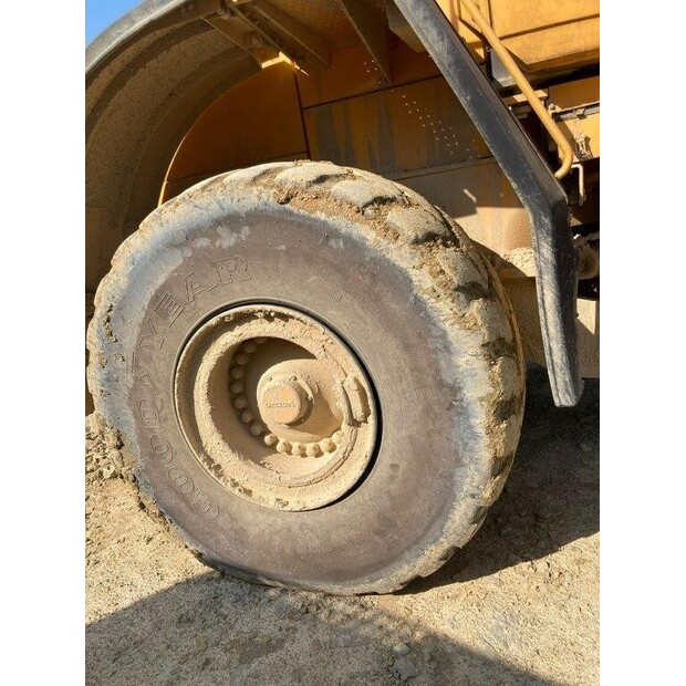 فولفو L180F-40972977