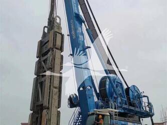 Image de GRUES SUR CHENILLES 2019 Soilmec SC135HD
