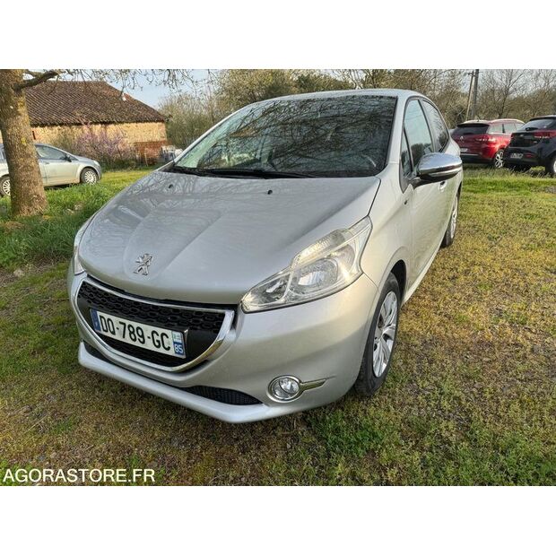 2015 Peugeot 208-40982381