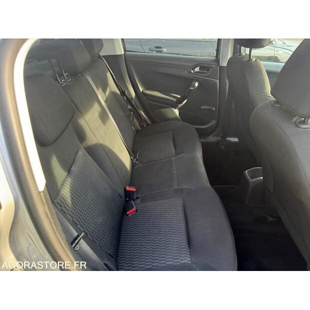 2015 Peugeot 208-40982383
