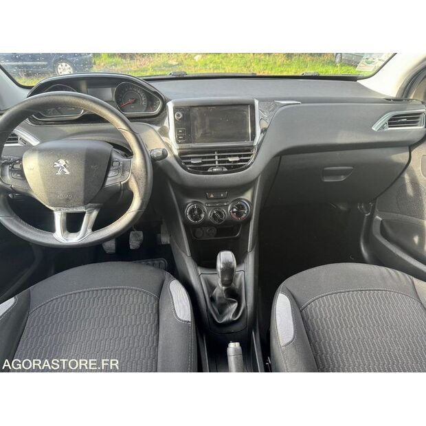 2015 Peugeot 208-40982384