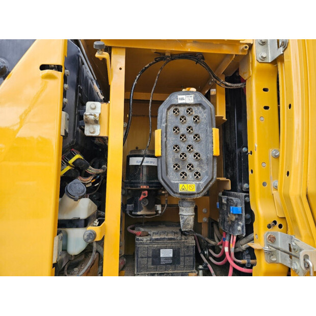 2018 Caterpillar 323-40982573