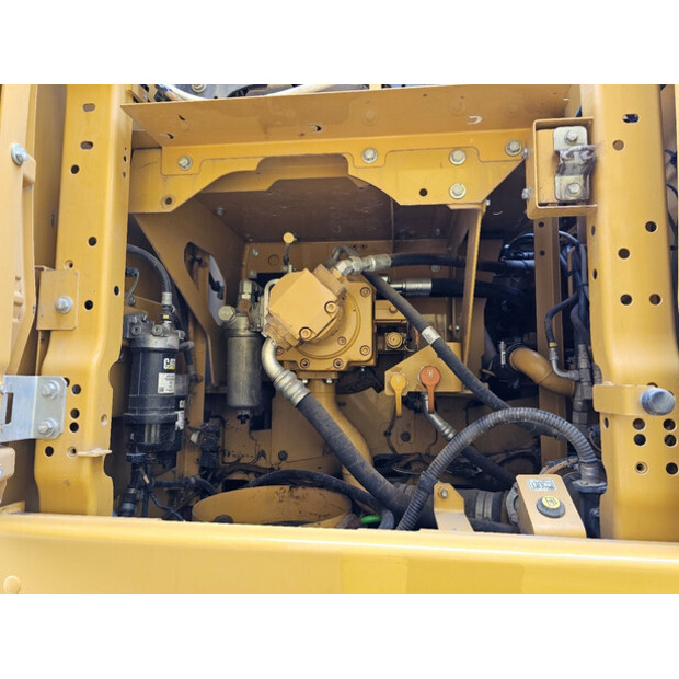2018 Caterpillar 323-40982575