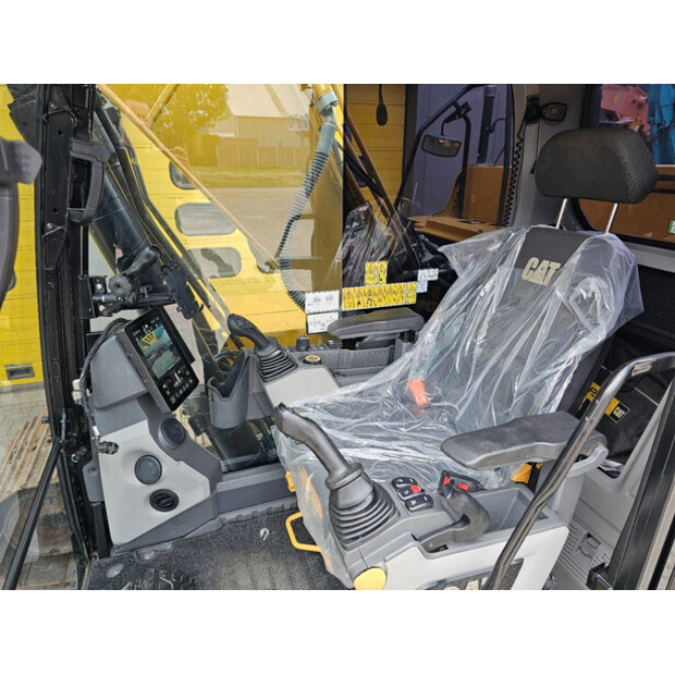 2018 Caterpillar 323-40982578