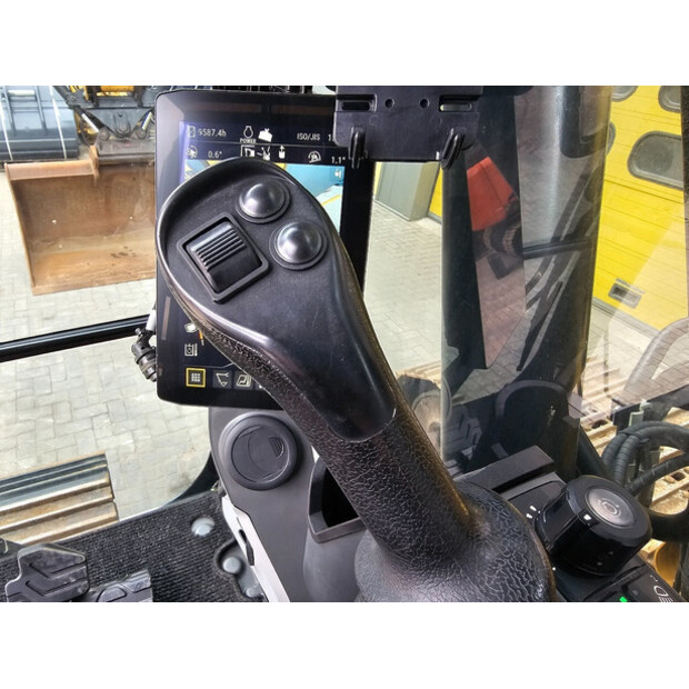 2018 Caterpillar 323-40982581