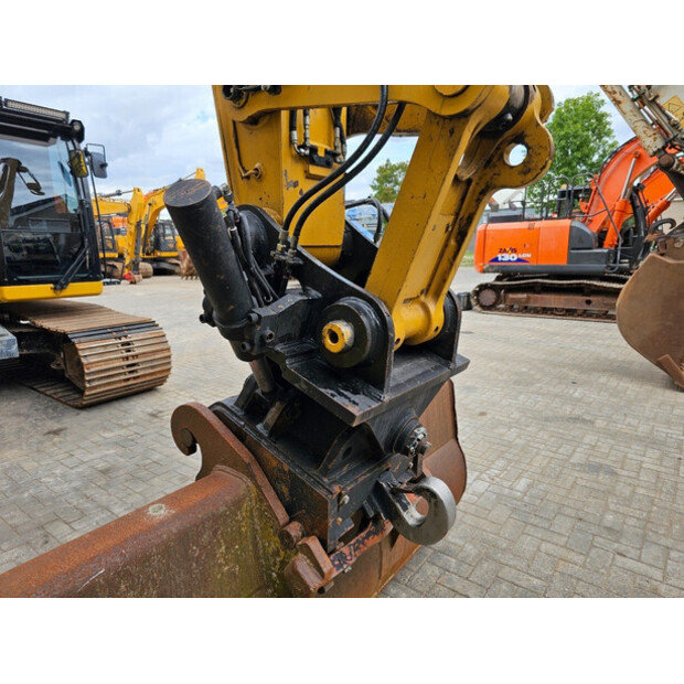 2018 Caterpillar 323-40982587