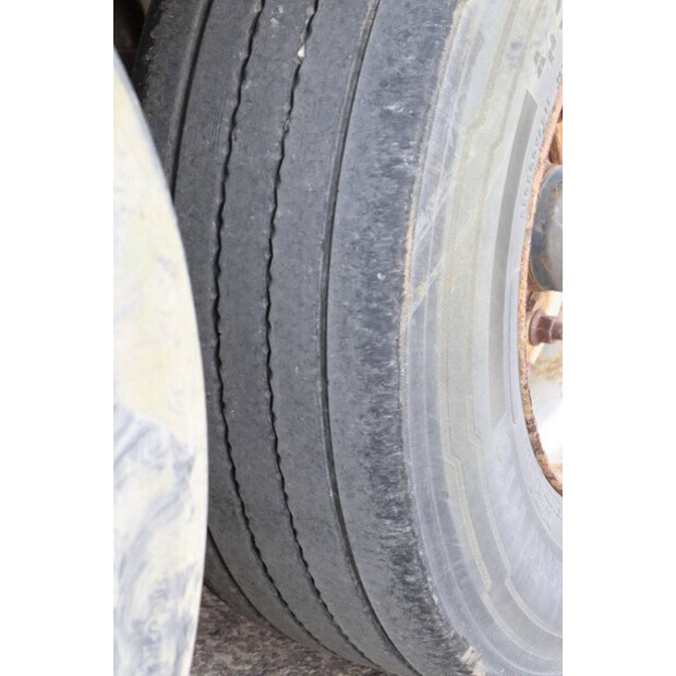 2014 Krone Cool Liner-40983572
