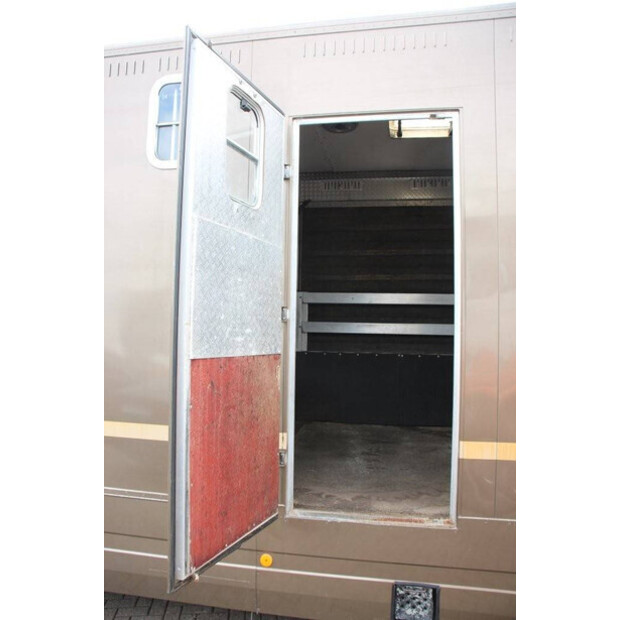 Mercedes-Benz 817-40984106