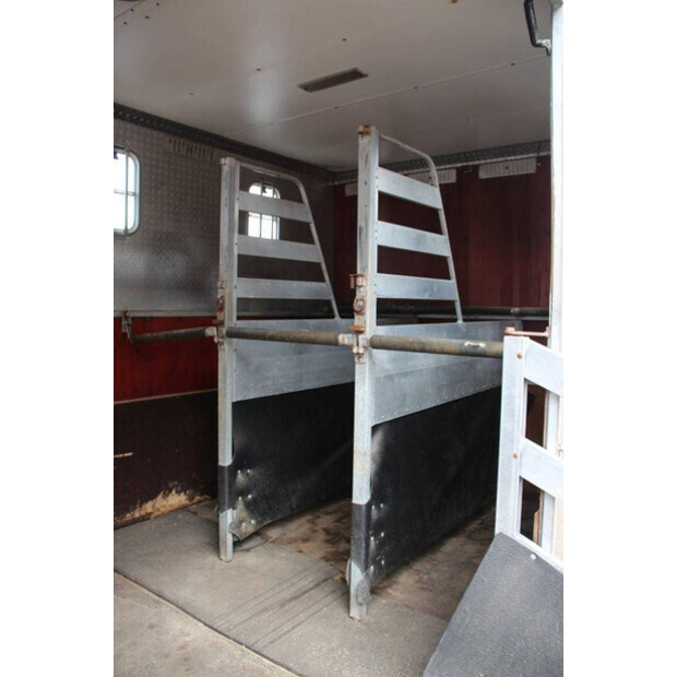 Mercedes-Benz 817-40984127
